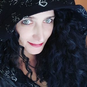 Meet your Posher, Cara